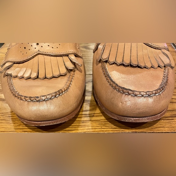 Cole Haan men’s Fringed tan loafers, size 10.5 M, wood heels - Picture 3 of 9